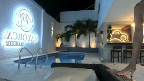 Snapshot of emma_jhoons chatting on July 12, 3:30 am emma_jhoons online show from July 12, 3:30 am