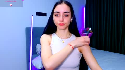 Emma online show from April 8, 3:01 pm