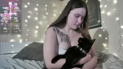 emma_just online show from April 3, 7:17 am