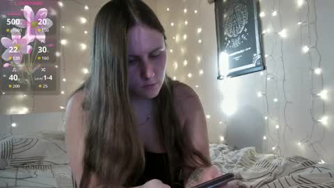 emma_just online show from April 8, 5:24 pm