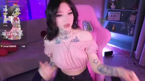 emma_kirks online show from June 20, 12:30 pm