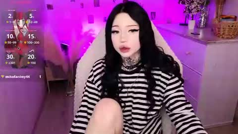 emma_kirks online show from June 28, 5:35 am