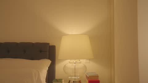 emma_lu1 online show from March 21, 10:35 pm