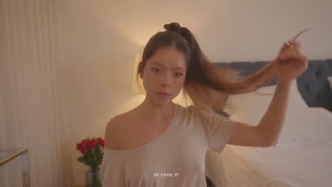 emma_lu1 online show from March 22, 4:32 pm