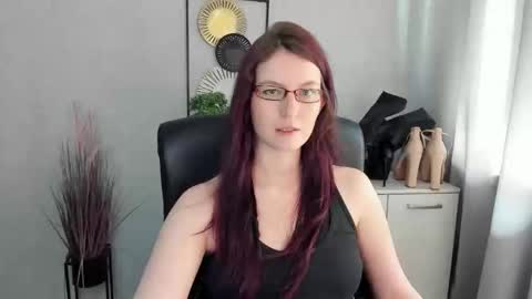 emma online show from June 4, 12:22 pm