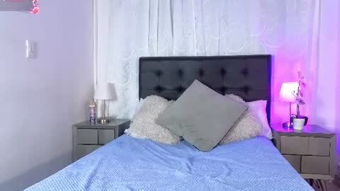 Snapshot of emma_martiin chatting on July 16, 12:27 am Im Emma online show from July 16, 12:27 am