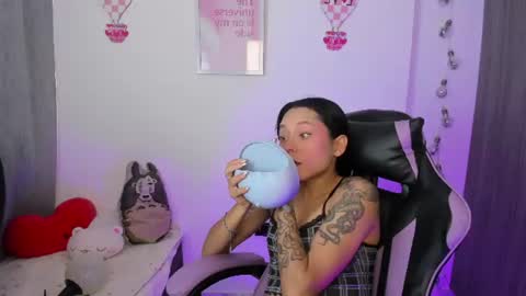 Emma online show from June 11, 6:39 pm