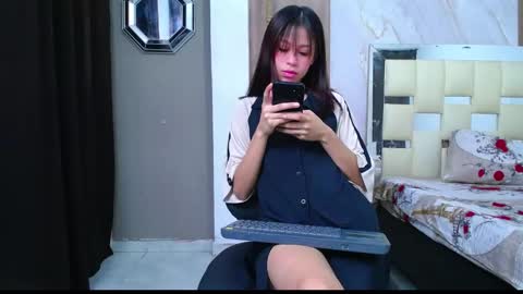 Snapshot of emma_willians_ chatting on October 11, 8:29 pm EMMA online show from October 11, 8:29 pm