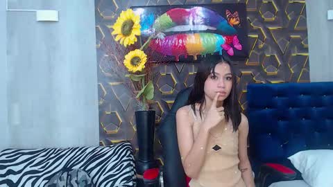Snapshot of emma_willians_ chatting on October 12, 8:19 pm EMMA online show from October 12, 8:19 pm