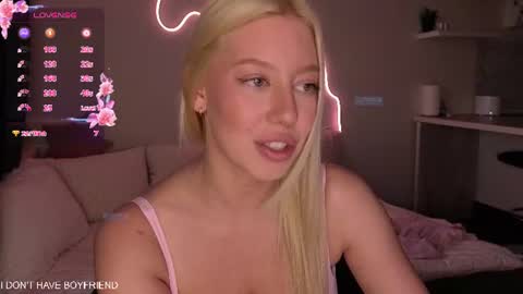 emmaandjake online show from June 16, 9:39 pm