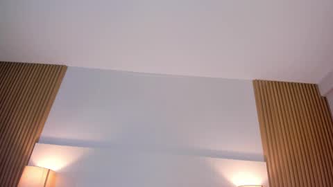 emmaespencer  online show from April 8, 11:10 am