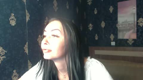Snapshot of emmagoldx chatting on June 18, 6:13 am EmmaGoldX online show from June 18, 6:13 am