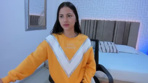 emmalily_ online show from August 8, 12:07 pm