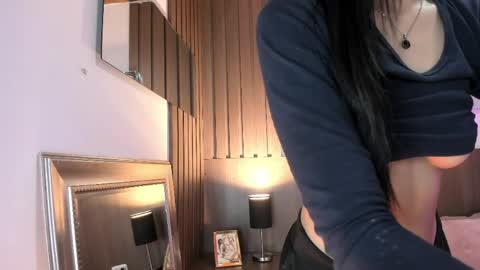 Emma online show from April 10, 8:13 pm