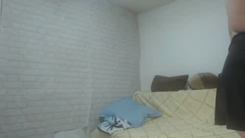 Snapshot of emmasquirt69 chatting on June 20, 12:03 am emmasquirt69 online show from June 20, 12:03 am