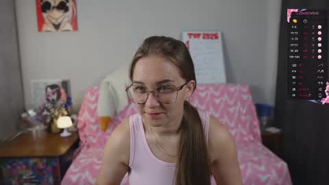 Mia online show from June 15, 8:27 am