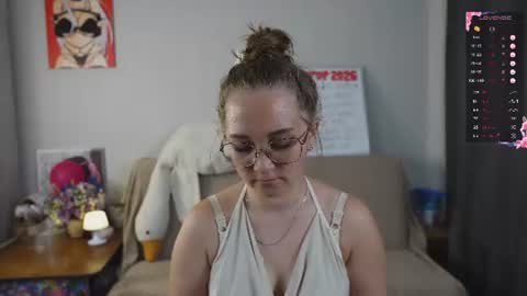 Mia online show from July 27, 1:51 pm