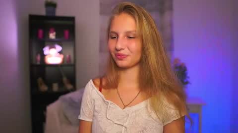 Emmie online show from November 13, 2:16 pm