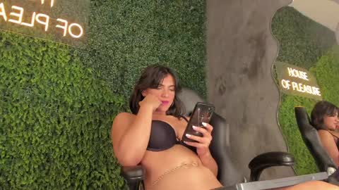 Emmiily online show from February 1, 5:18 am