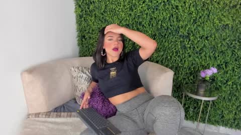 Emmiily online show from February 2, 7:35 pm