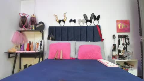 Snapshot of emmily_giraldo chatting on July 18, 1:04 pm online show from July 18, 1:04 pm