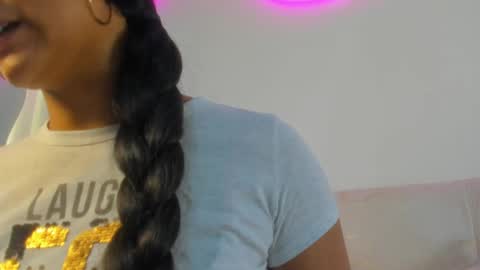 Snapshot of emmilybratz chatting on May 16, 2:49 pm EMMILY online show from May 16, 2:49 pm