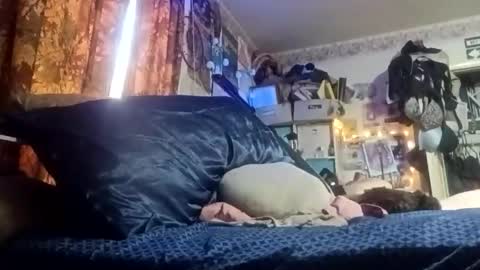 Snapshot of emoney8269 chatting on March 22, 12:52 pm emoney8269 online show from March 22, 12:52 pm