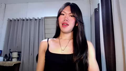 Snapshot of empress_empiretiara chatting on March 26, 8:31 am tiara online show from March 26, 8:31 am