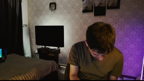 emveeboy96 online show from April 6, 7:26 pm