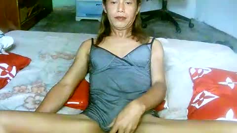 CHUN LY online show from April 16, 1:17 am