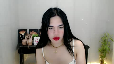 enchantress_mia03 online show from June 4, 10:10 am