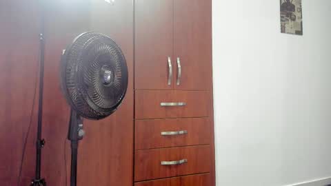 Gio online show from April 12, 2:38 am