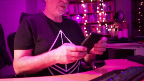 uk online show from April 3, 11:03 pm