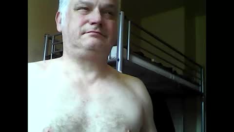 englishguysurrey online show from May 28, 7:27 am