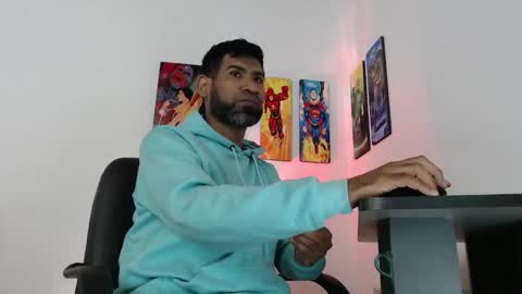 Snapshot of enriblack92 chatting on December 30, 2:40 pm enriblack92 online show from December 30, 2:40 pm