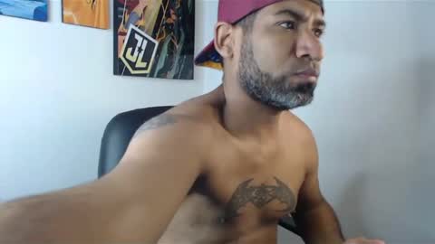 Snapshot of enriblack92 chatting on January 22, 7:03 pm enriblack92 online show from January 22, 7:03 pm