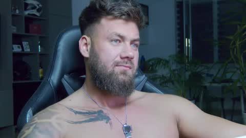 Erik online show from March 10, 9:29 pm