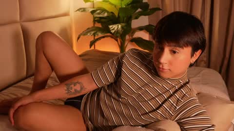 Call me Sweet online show from April 6, 7:59 pm