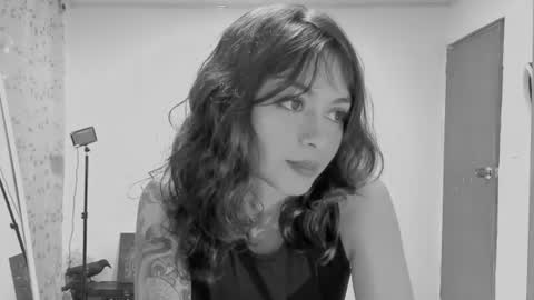 Leyla online show from June 18, 1:28 am