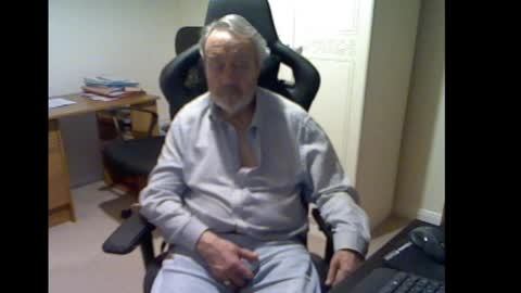 erasmus_d online show from February 20, 6:35 pm