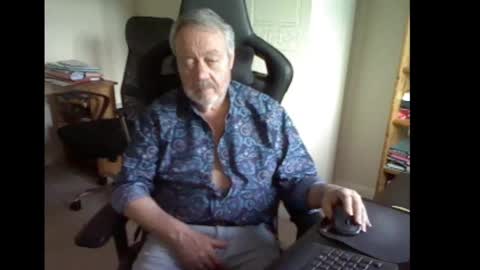 erasmus_d online show from March 8, 5:43 pm