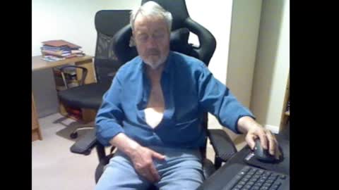 erasmus_d online show from November 1, 6:21 pm