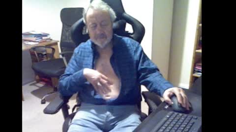 erasmus_d online show from January 17, 6:11 pm