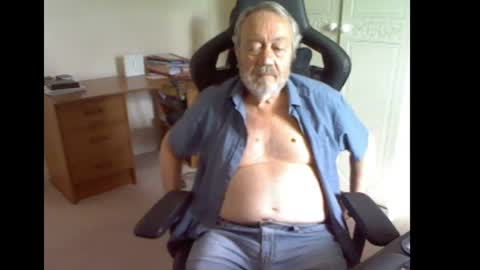 erasmus_d online show from August 4, 4:42 pm