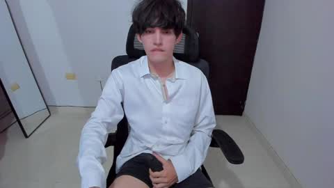 eren_tatakae online show from May 7, 12:27 am