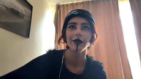 Snapshot of ericagonazlez chatting on April 8, 11:32 am Olivia online show from April 8, 11:32 am