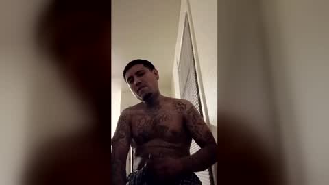ericdaniel3890 online show from May 20, 9:48 am