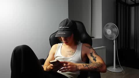 ERICK GRANT online show from September 19, 7:47 pm