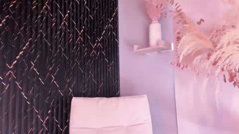 Snapshot of erickdowell chatting on December 11, 1:49 pm Erick online show from December 11, 1:49 pm