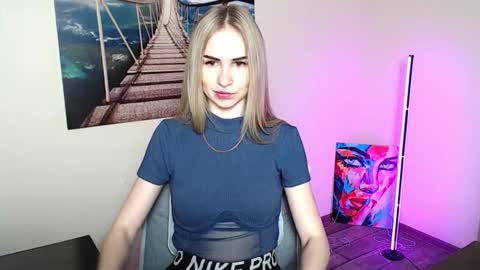 Erika online show from June 5, 11:49 am